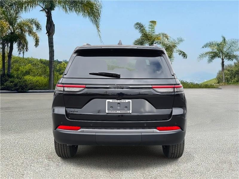 New 2026 Jeep Grand Cherokee Laredo Altitude 4x4