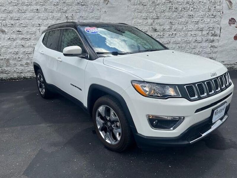 Used 2018 Jeep Compass Image 2