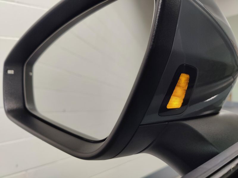 Used 2024 Volkswagen ID.4 S w/ Glass RoofImage 8