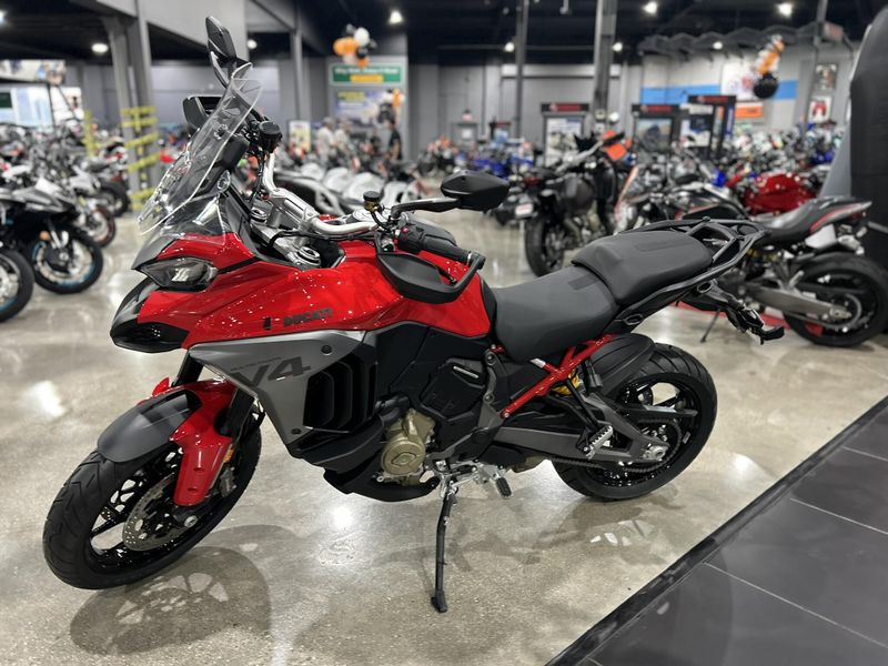 New 2025 Ducati MULTISTRADA V4 Image 16