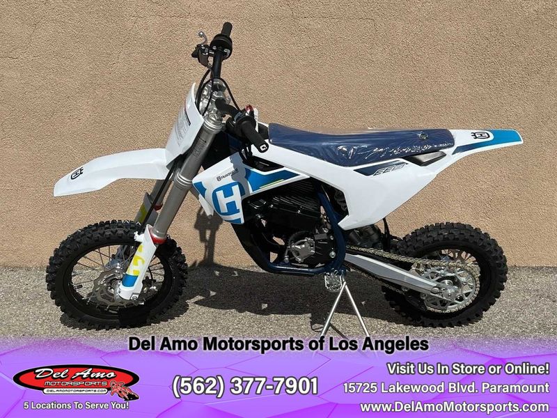 2024 HUSQVARNA EE 3  in a WHITE exterior color. Del Amo Motorsports of Los Angeles (562) 262-9181 delamomotorsports.com 