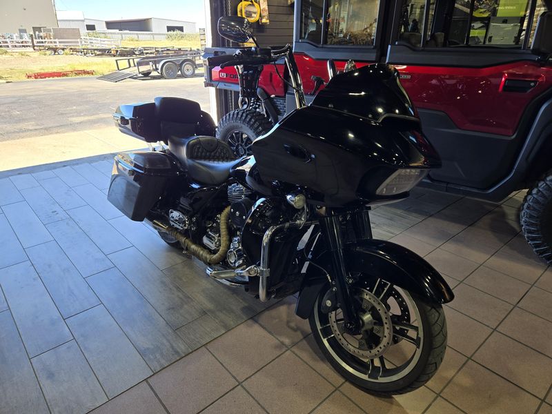 USED 2015 HARLEY ROAD GLIDE SPECIAL Image 1