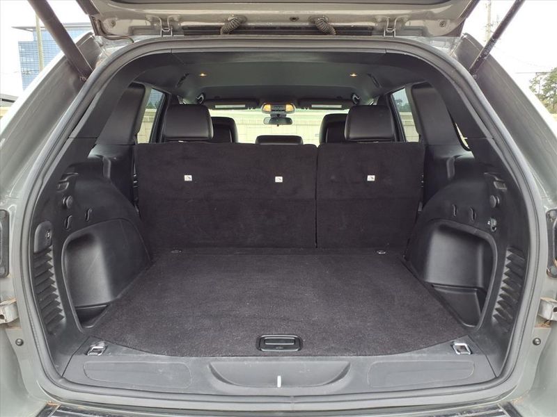 Used 2021 Jeep Grand Cherokee Laredo XImage 11