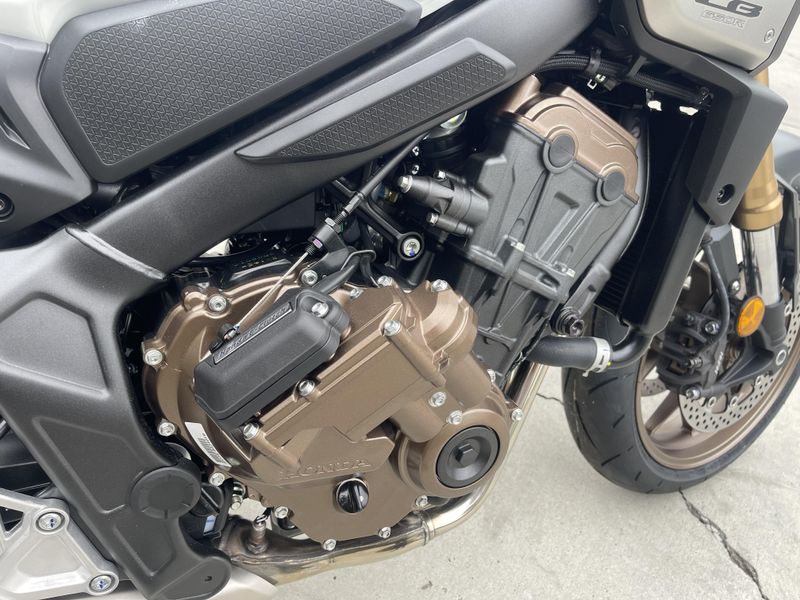 New 2024 Honda CB650R ABS Image 11