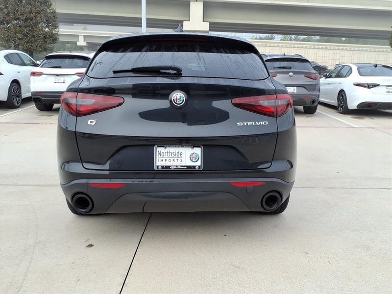 Used 2023 Alfa Romeo Stelvio SprintImage 13