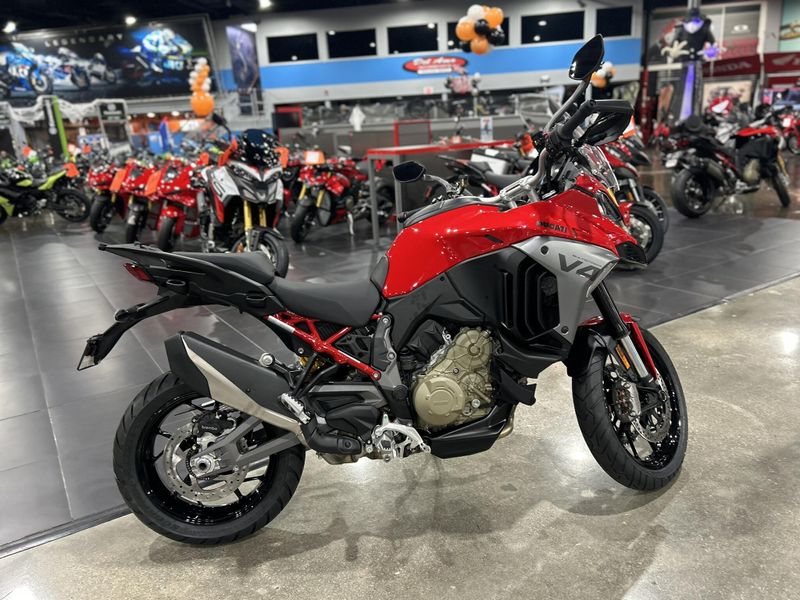New 2025 Ducati MULTISTRADA V4 Image 2