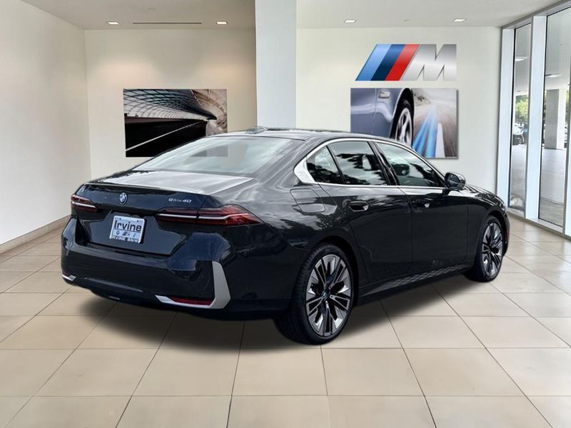 2025 BMW i5 eDrive40Image 6