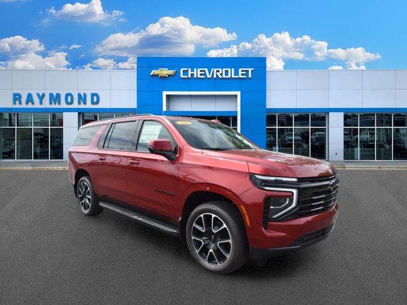 New 2026 Chevrolet Suburban RSTImage 11
