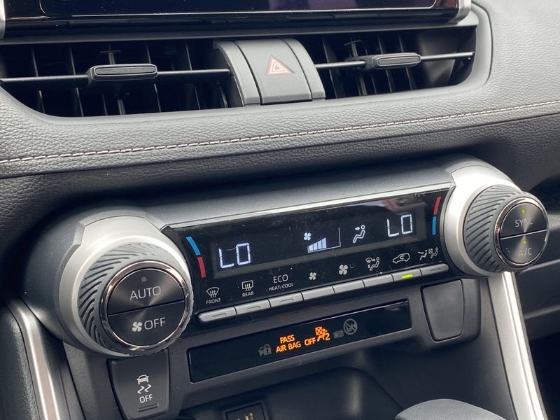 2025 Toyota RAV4 Hybrid LEImage 17