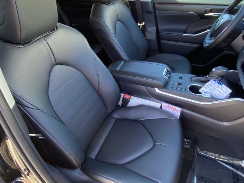 New 2025 Toyota Highlander Image 11
