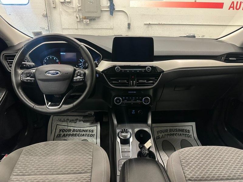 2021 Ford Escape SEImage 22