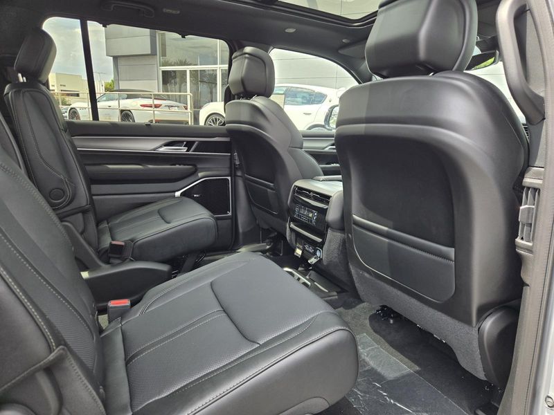 2026 Jeep Grand Wagoneer Limited Reserve 4x4