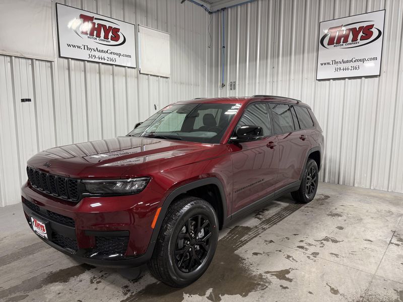 New 2025 Jeep Grand Cherokee L Altitude 4x4Image 17