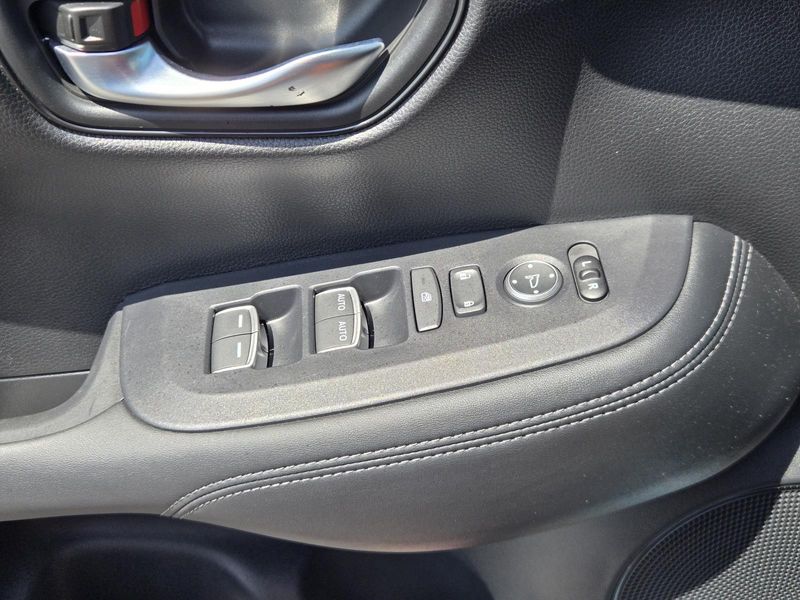Used 2024 Honda HR-V EX-L 2WD CVT