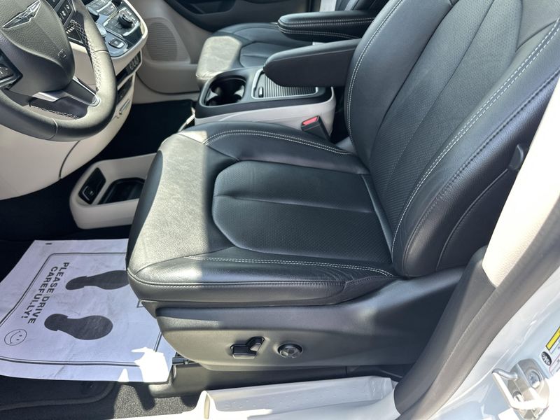 2022 Chrysler Pacifica Touring LImage 21