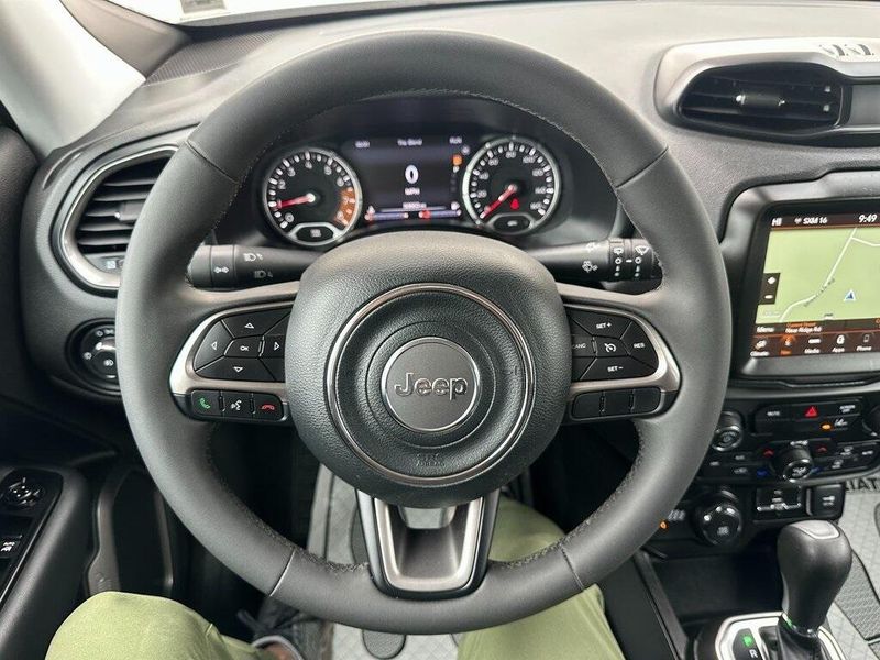 2022 Jeep Renegade LatitudeImage 2