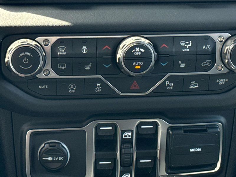 New 2026 Jeep Wrangler 4-door Rubicon X