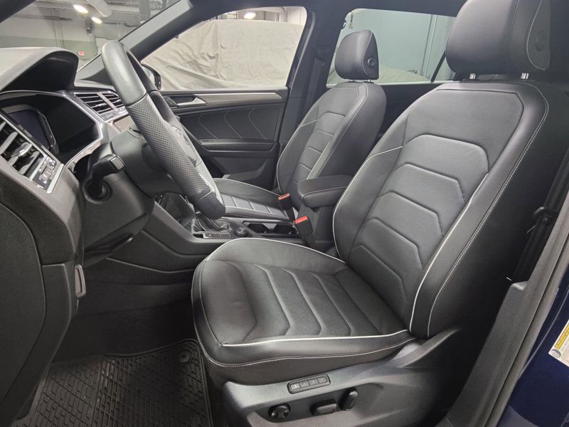 Used 2024 Volkswagen Tiguan AWD SEL R-Line w/Sunroof/NavImage 21