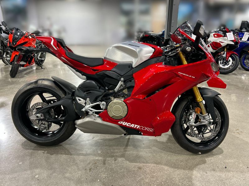 New 2026 Ducati PANIGALE V4 R Image 13
