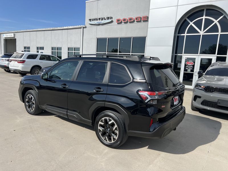 Used 2025 Subaru Forester PremiumImage 67