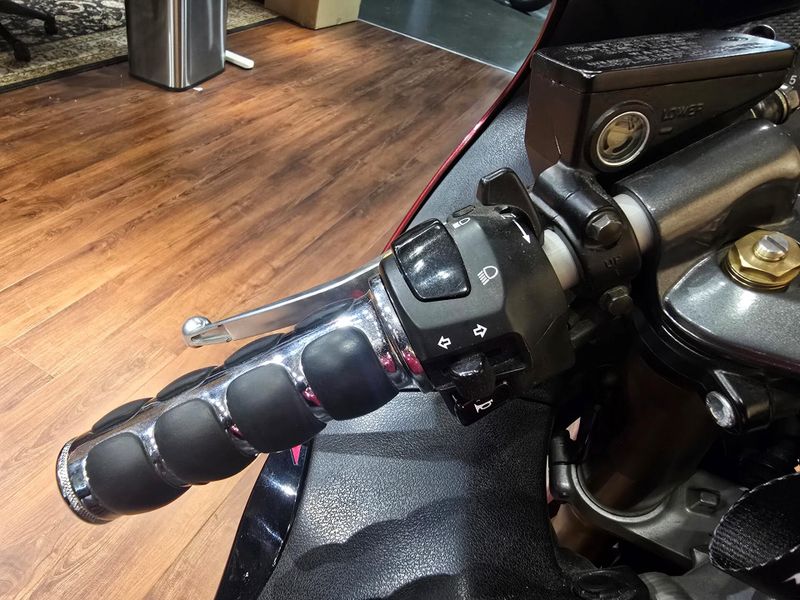 Used 2006 Suzuki Hayabusa Image 11