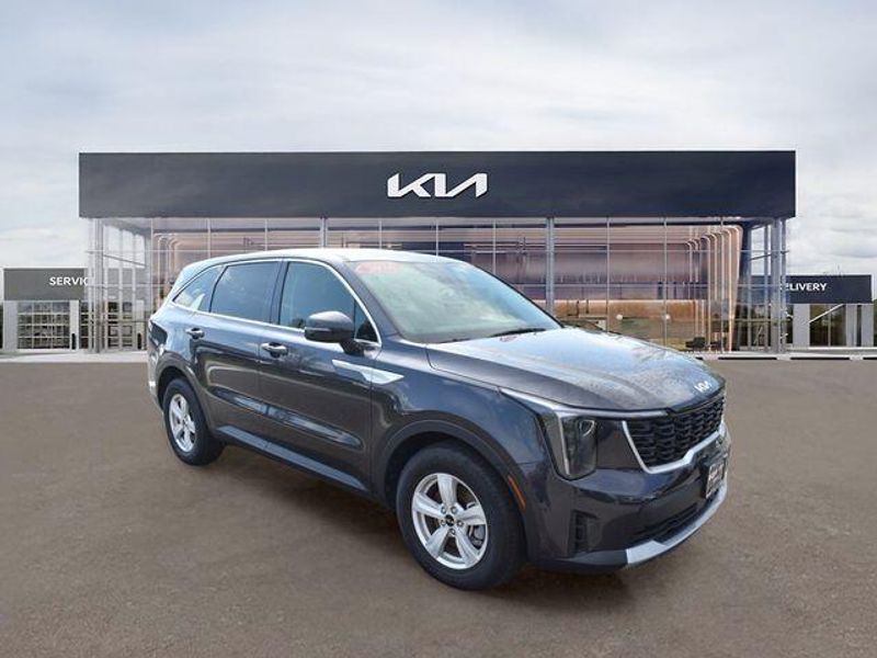 New 2025 Kia Sorento LXImage 11
