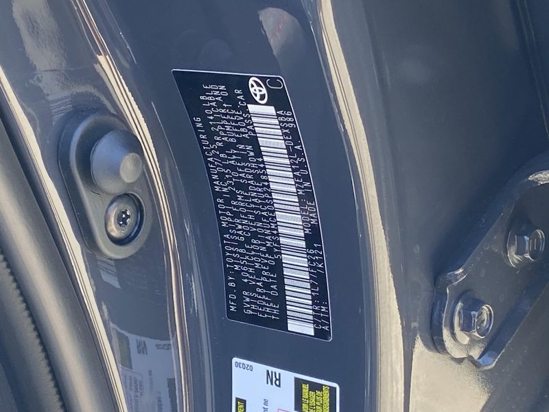 New 2025 Toyota Corolla SEImage 19
