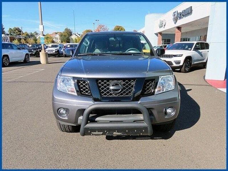 2021 Nissan Frontier SVImage 3