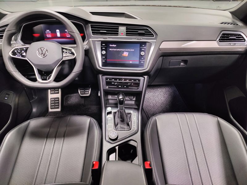 Used 2024 Volkswagen Tiguan SE AWD R-Line Black w/SunroofImage 21