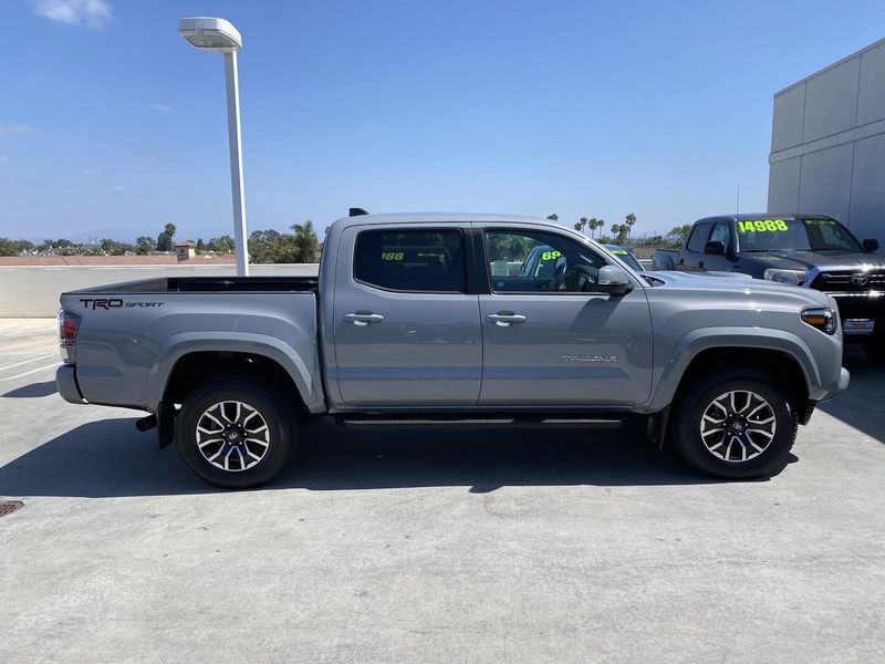 2021 Toyota Tacoma TRD SportImage 3