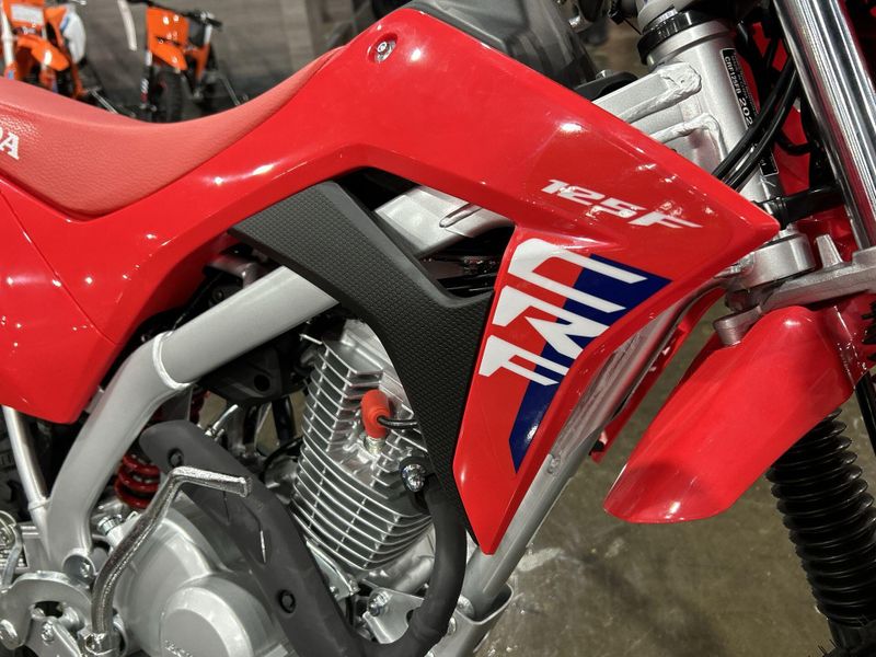 2025 Honda CRF125F BIG WHEEL  in a RED exterior color. Del Amo Motorsports of Redondo Beach (424) 390-7811 delamomotorsports.com 