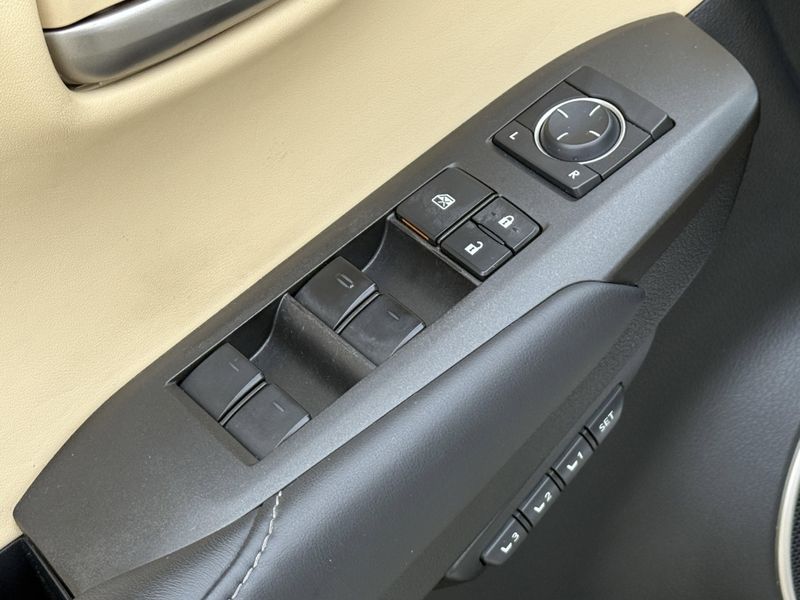 2016 Lexus NX 200tImage 18