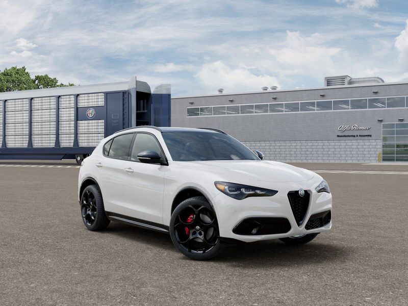 New 2026 Alfa Romeo Stelvio AwdImage 3