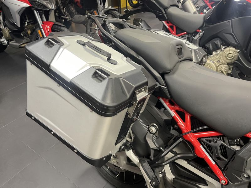 NEW 2025 Ducati MULTISTRADA V4 RALLY TRAVEL & RADAR SPOKED WHEELS Image 6