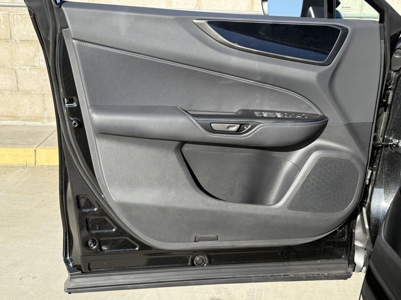 2025 Lexus NX 250Image 17