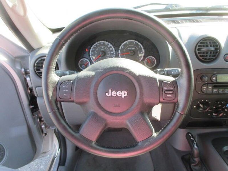 Used 2007 Jeep Liberty SportImage 17