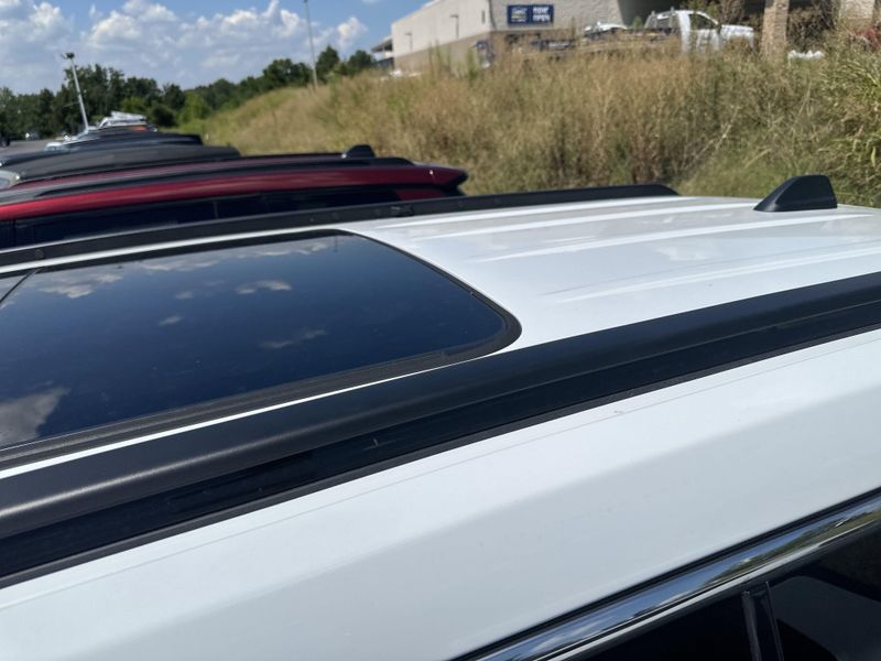 New 2025 Jeep Grand Cherokee L Limited 4x4Image 13