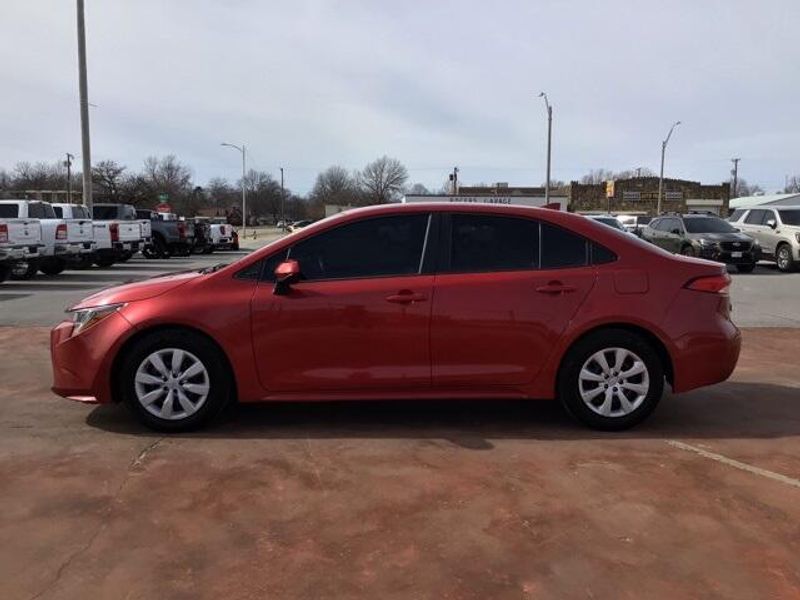 2021 Toyota Corolla LEImage 2