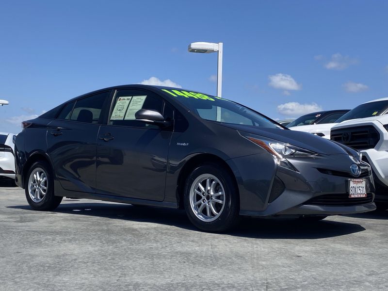 Used 2018 Toyota Prius ThreeImage 2