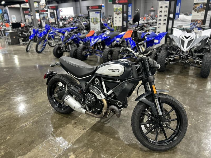 Used 2022 Ducati Icon Dark Scrambler Image 10