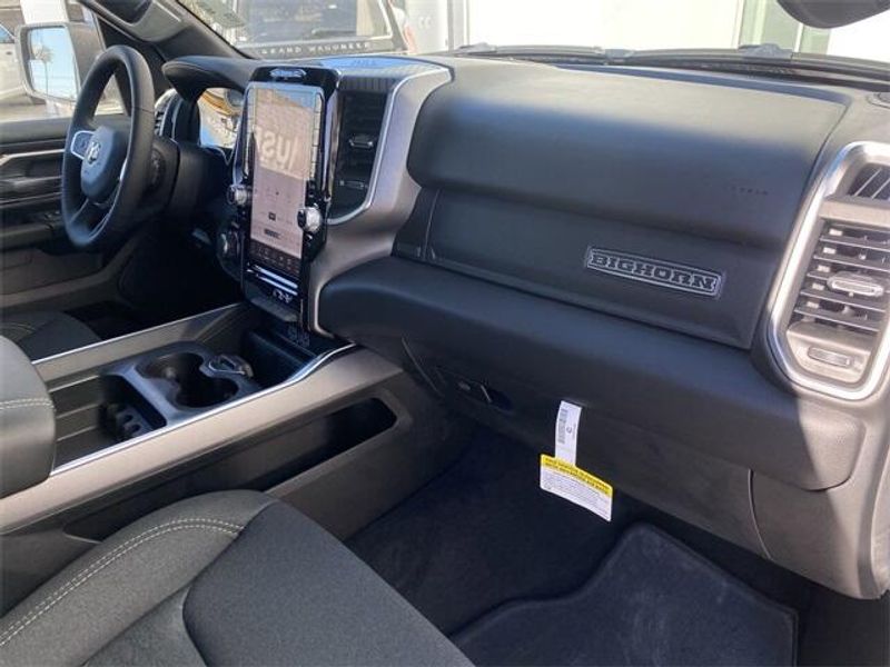 2025 RAM 1500 Big Horn Crew Cab 4x4 5