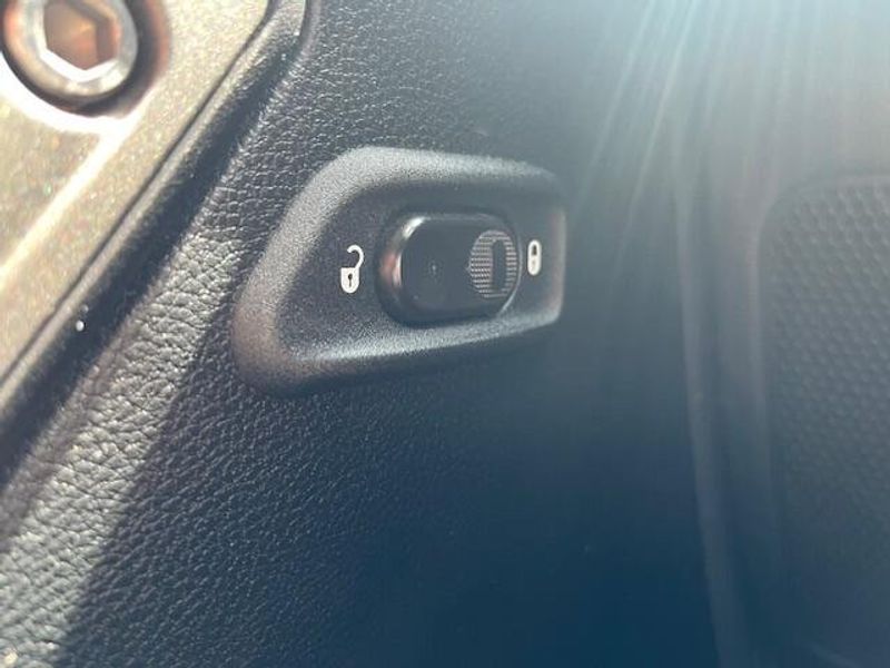 2017 JEEP WRANGLER Unlimited SportImage 3