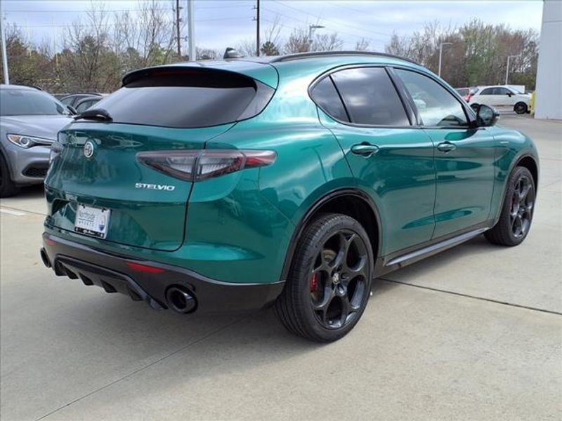 New 2025 Alfa Romeo Stelvio AwdImage 11