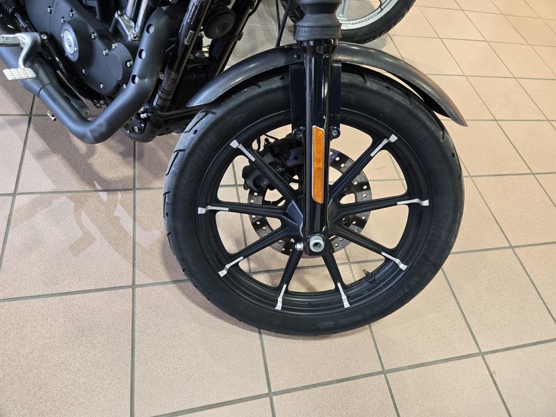 2017 HARLEY SPORTSTER IRON 883 BLACK Image 12