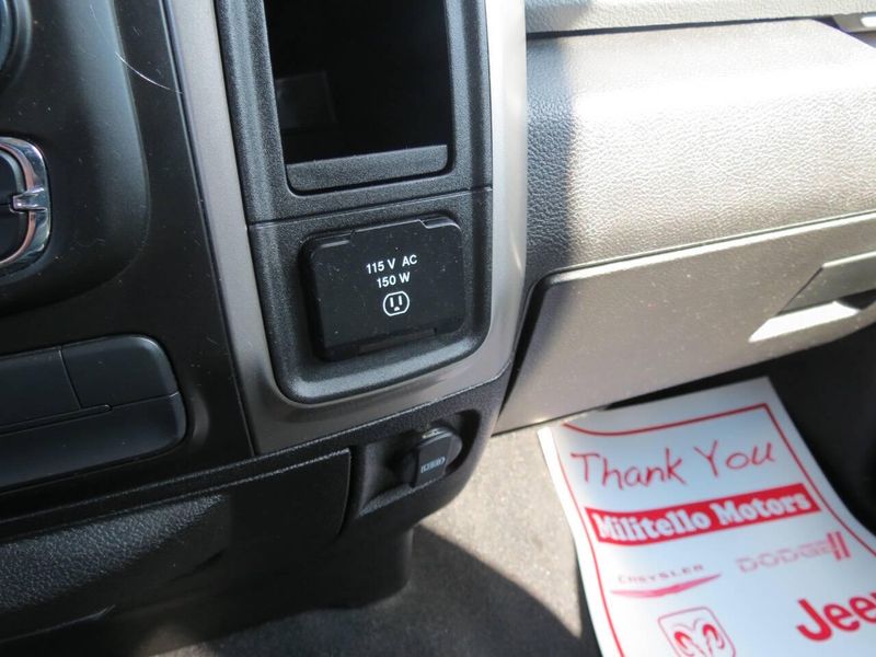 Used 2019 RAM 1500 Classic SLT 4x4 4dr Crew Cab 5.5 ft. SB PickupImage 29