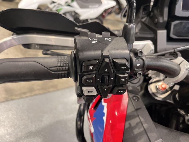 Used 2024 Honda AFRICA TWIN DCT Image 10