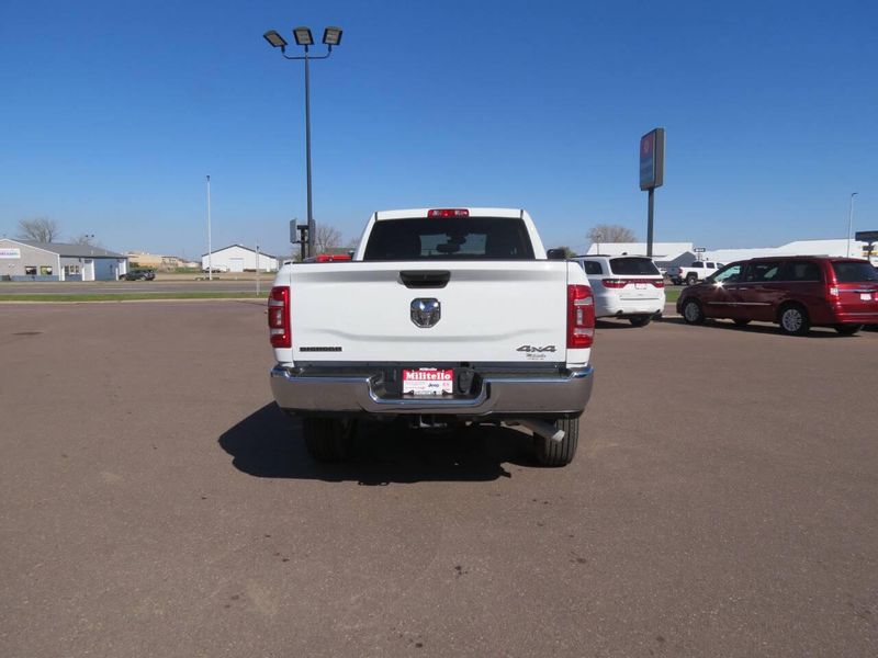 Used 2024 RAM 2500 Big Horn 4x4 4dr Crew Cab 6.3 ft. SB PickupImage 7