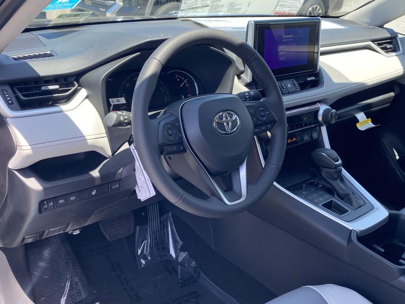 2025 Toyota RAV4 XLE PremiumImage 13