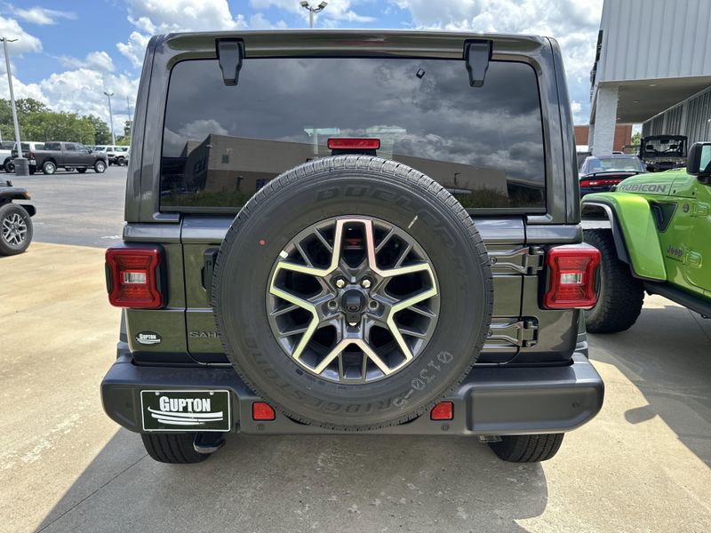 New 2025 Jeep Wrangler 4-door SaharaImage 7
