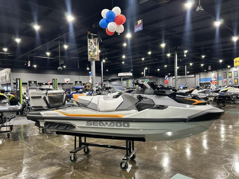 New 2025 Sea-Doo FISHPRO TROPHY 170 (SOUND SYSTEM) Image 2